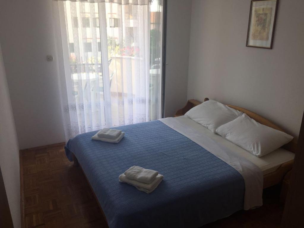 Apartmani Ana Malinska Exterior photo